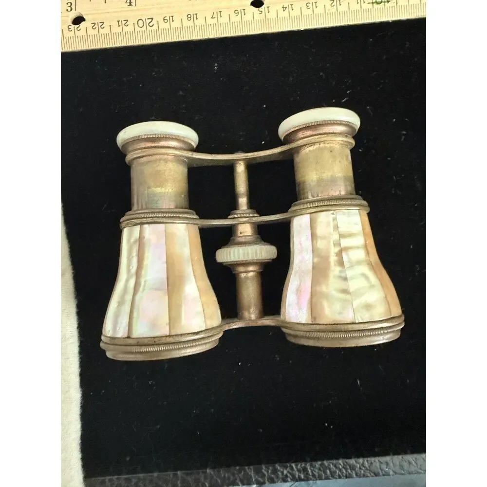 Le Marquise Victorian Mother of Pearl Opera Glasses.